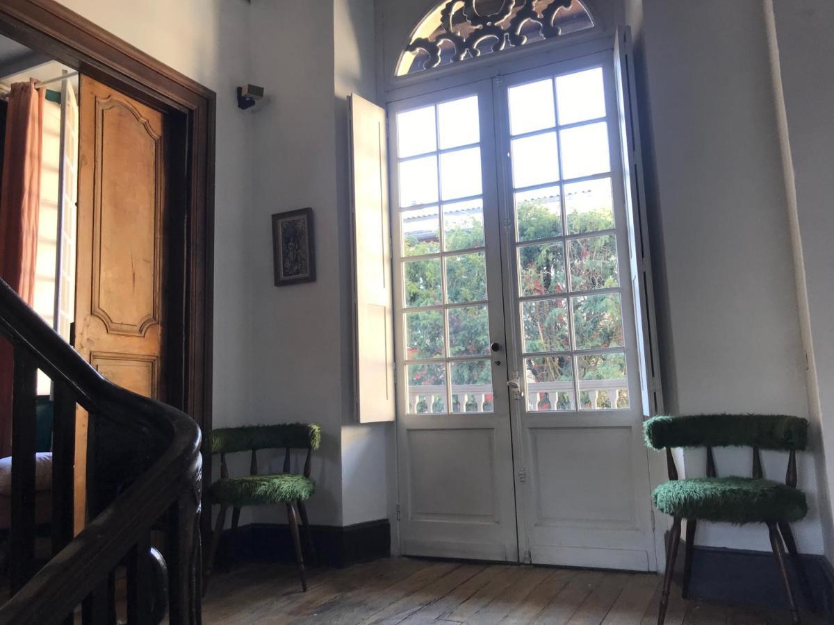 La Maison Aux Murs Anciens Et Ses Chambres Tarbes Bagian luar foto