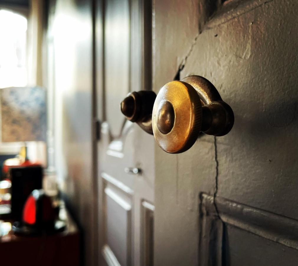 La Maison Aux Murs Anciens Et Ses Chambres Tarbes Bagian luar foto