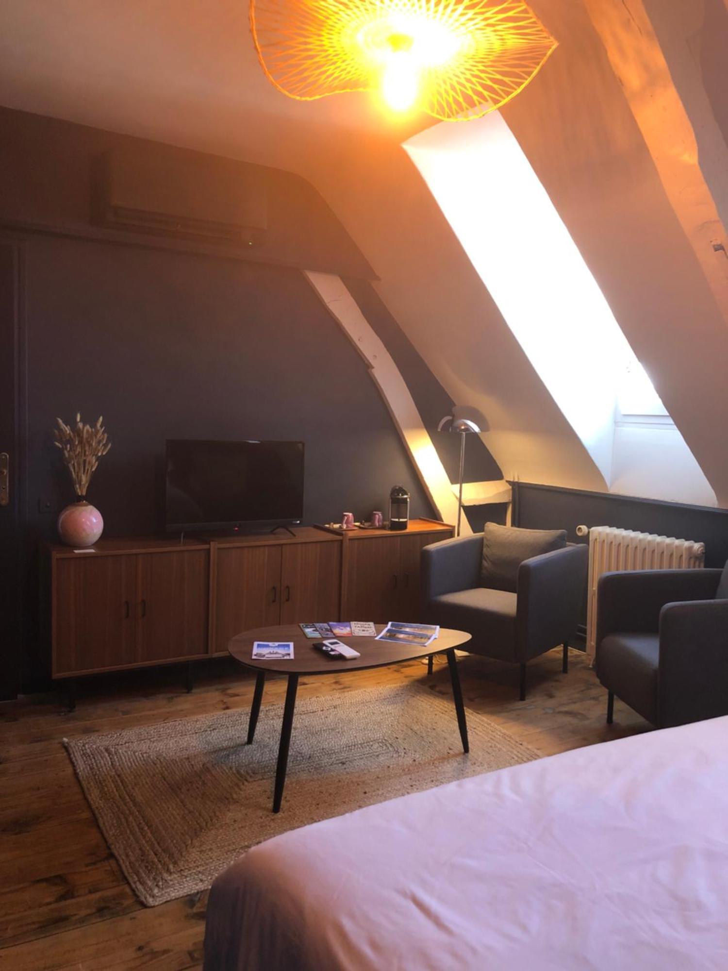 La Maison Aux Murs Anciens Et Ses Chambres Tarbes Bagian luar foto